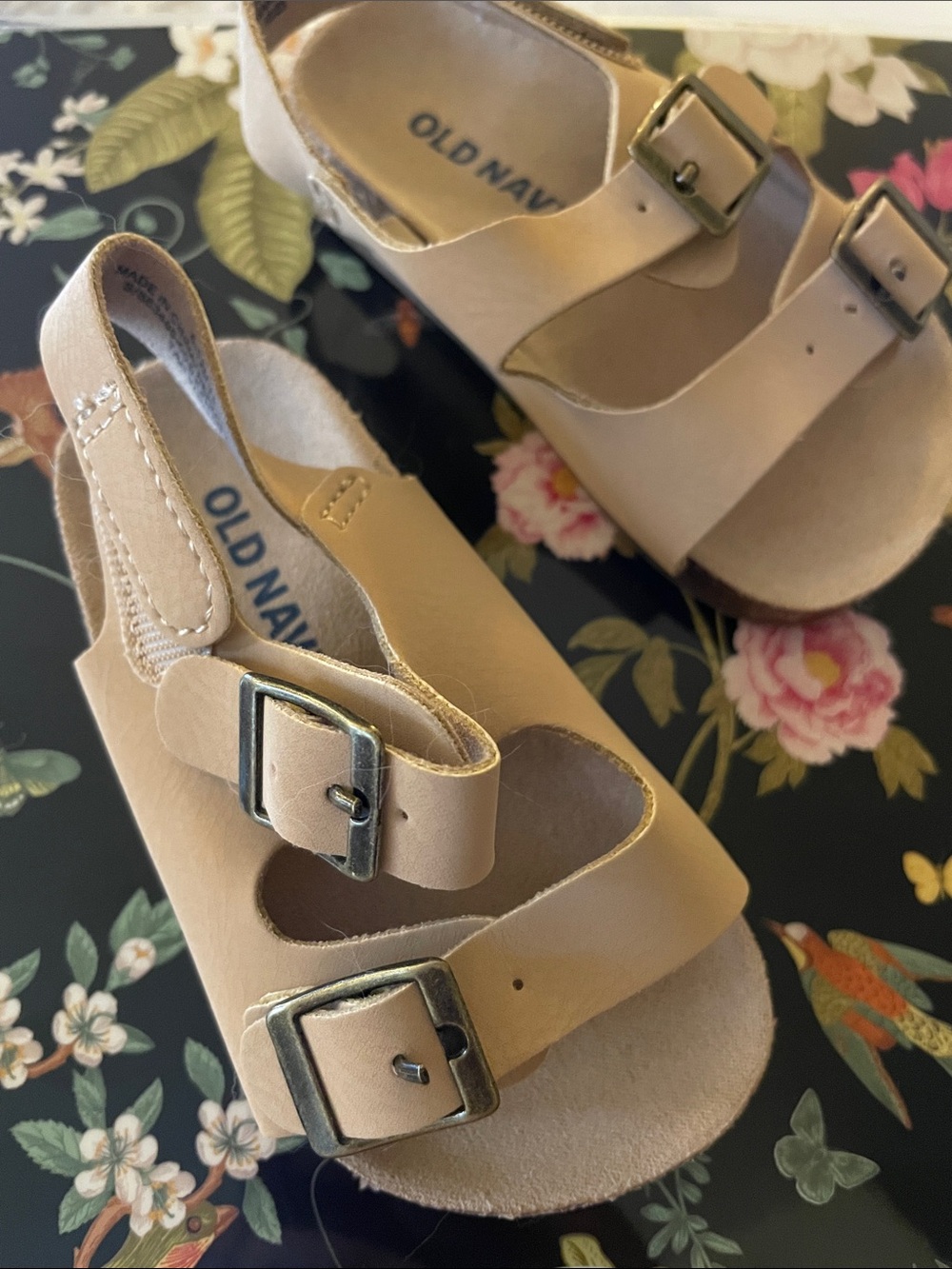 Old Navy Beige/Tan Kids Buckle Sandals NWOT 6-12m
